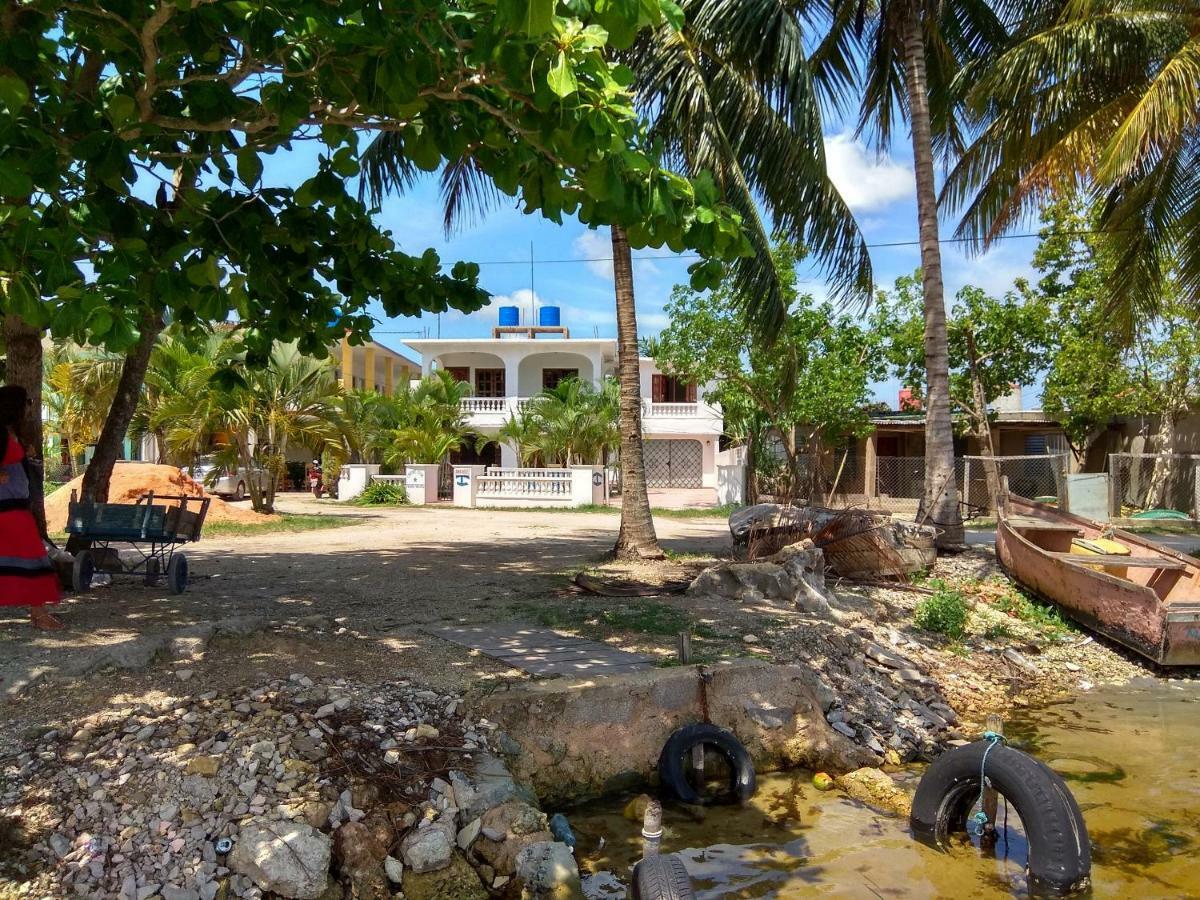 Casa Caribe Star Hotel Playa Larga Exterior photo